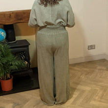 Load image into Gallery viewer, Linda Classic Khaki green Shirred Waistband Palazzo Trousers with Pockets | UK 10–16