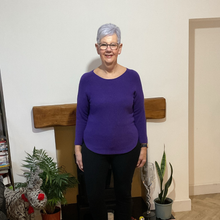 Load image into Gallery viewer, Super Soft Round neck Purple Italian Plain Jumper – One Size (12–16) A185