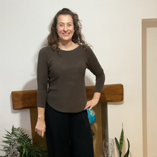 Load image into Gallery viewer, Super Soft Round neck Brown Italian Plain Jumper – One Size (12–16) A185