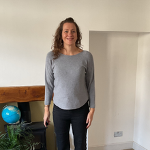 Load image into Gallery viewer, Super Soft Round neck Grey Italian Plain Jumper – One Size (12–16) A185