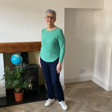 Load image into Gallery viewer, Super Soft Round neck Apple Green Italian Plain Jumper – One Size (12–16) A185