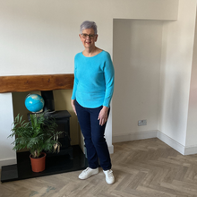 Load image into Gallery viewer, Super Soft Round neck Turquoise Italian Plain Jumper – One Size (12–16) A185