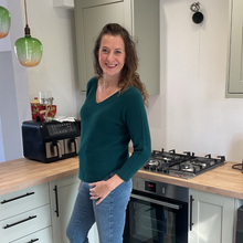 Load image into Gallery viewer, Super Soft Emerald Green Italian Plain Jumper – One Size (12–16) A176