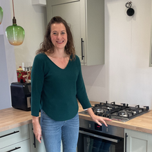 Load image into Gallery viewer, Super Soft Emerald Green Italian Plain Jumper – One Size (12–16) A176