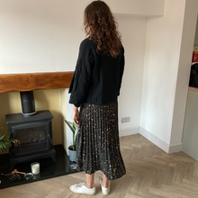 Load image into Gallery viewer, Black Plain Colour Padded Jacket – Waist Length | One Size (UK 10–14) | Lightweight Warm Outerwear | Pamper Yourself -A179