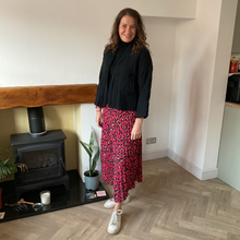 Load image into Gallery viewer, Fuchsia Full Length Pleated Animal Print Maxi Skirt – One Size (UK 10–16) | Flowy Boho Style | 100% Polyester - A177