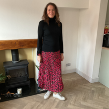 Load image into Gallery viewer, Fuchsia Full Length Pleated Animal Print Maxi Skirt – One Size (UK 10–16) | Flowy Boho Style | 100% Polyester - A177