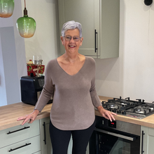 Load image into Gallery viewer, Super Soft Mocha Italian Plain Jumper – One Size (12–16) A176