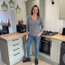 Load image into Gallery viewer, Super Soft Grey Italian Plain Jumper – One Size (12–16) A176