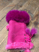 Load image into Gallery viewer, Fuchsia pink Faux Fur Trim Fingerless Gloves.