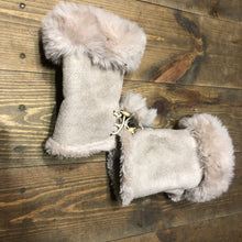 Load image into Gallery viewer, Cream Faux Fur Trim Fingerless mittens