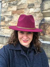 Load image into Gallery viewer, Burgundy Adjustable felt look Fedora hat