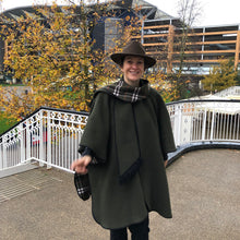 Load image into Gallery viewer, Khaki green Reversible cape