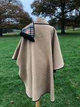 Load image into Gallery viewer, Camel Reversible cape