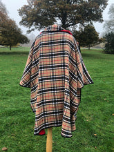 Load image into Gallery viewer, Red reversible wrap UK