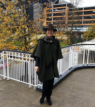 Load image into Gallery viewer, Khaki green Reversible cape