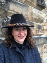 Load image into Gallery viewer, Black Adjustable felt look Fedora hat