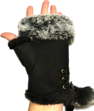 Load image into Gallery viewer, Black Faux Fur Trimmed Fingerless mittens
