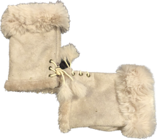 Load image into Gallery viewer, Cream Faux Fur Trimmed Fingerless mittens
