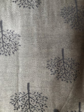 Load image into Gallery viewer, Grey and grey mulberry tree pashmina