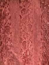 Load image into Gallery viewer, Middle pink leaf lace scarf