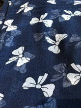 Load image into Gallery viewer, Pretty bow design womens Scarf, great present/gifts. (Green with white bows)