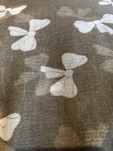 Load image into Gallery viewer, Pretty bow design womens Scarf, great present/gifts. (Green with white bows)