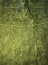 Load image into Gallery viewer, Green leaf lace scarf