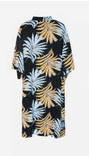 Load image into Gallery viewer, Black long Safari print light weight Kimono great for a summer robe or a beach cover up. (a120)