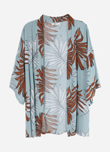 Load image into Gallery viewer, Teal short Safari print light weight Kimono great for a summer robe or a beach cover up. (a118)