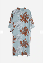 Load image into Gallery viewer, Teal  Long Safari print light weight Kimono great for a summer robe or a beach cover up. (a117)
