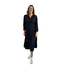Load image into Gallery viewer, Navy Pleated midi dress with long sleeves for women (a149)