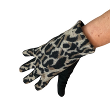 Load image into Gallery viewer, Natural Leopard print super soft ladies gloves G2108