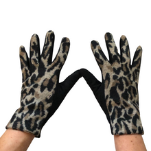 Load image into Gallery viewer, Natural Leopard print super soft ladies gloves G2108