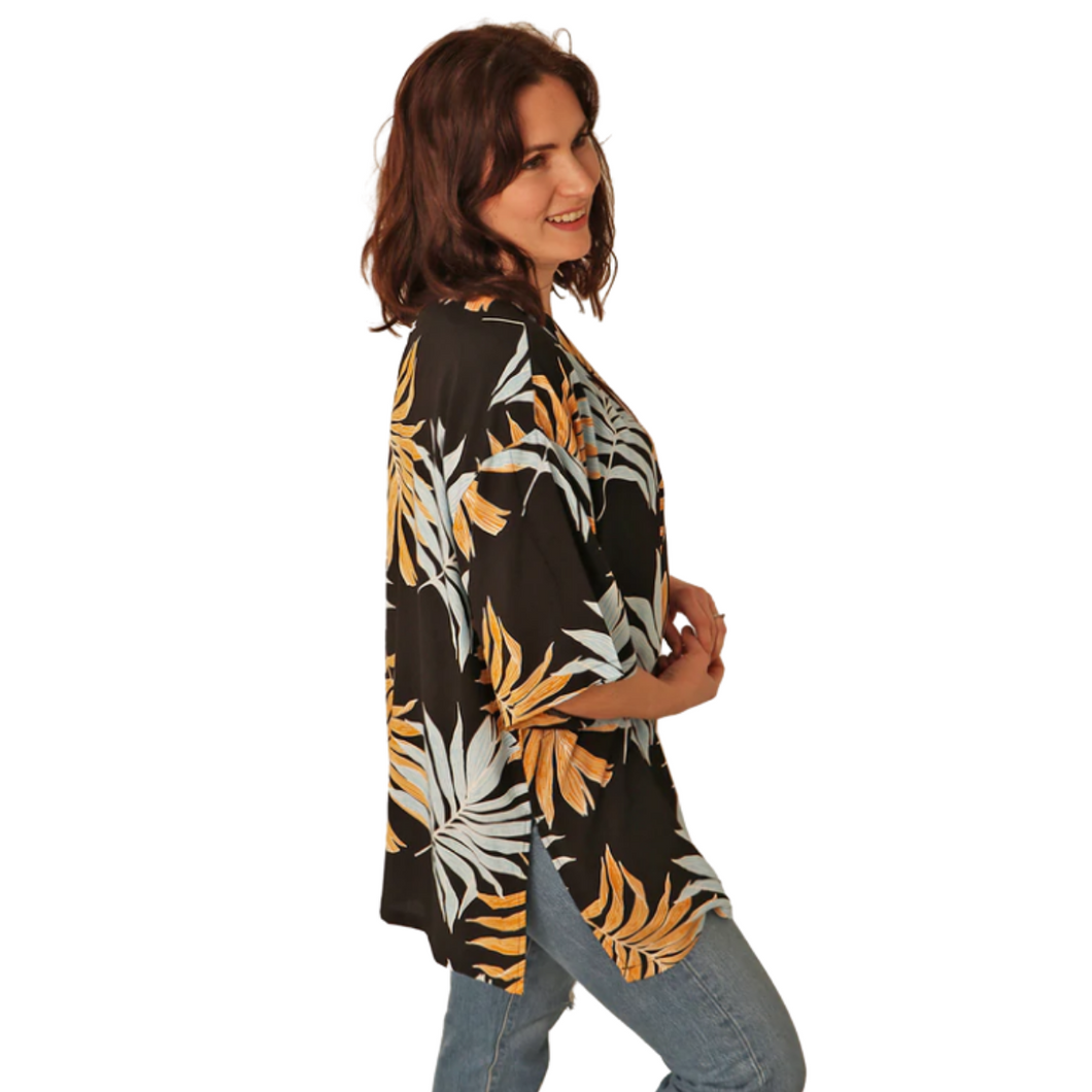 Black short Safari print light weight Kimono great for a summer robe or a beach cover up. (a119)