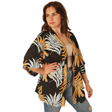 Load image into Gallery viewer, Black short Safari print light weight Kimono great for a summer robe or a beach cover up. (a119)