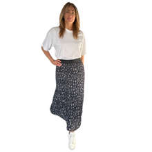Load image into Gallery viewer, Ladies dark grey Animal Leopard Print Pleated Lined Skirt(A101)