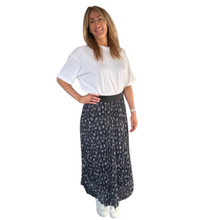 Load image into Gallery viewer, Ladies dark grey Animal Leopard Print Pleated Lined Skirt(A101)