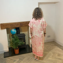 Load image into Gallery viewer, Light pink animal design floaty dress with pockets (A172)
