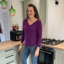 Load image into Gallery viewer, Super Soft Purple Italian Plain Jumper – One Size (12–16)  A176
