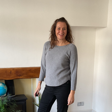 Load image into Gallery viewer, Super Soft Round neck Grey Italian Plain Jumper – One Size (12–16) A185
