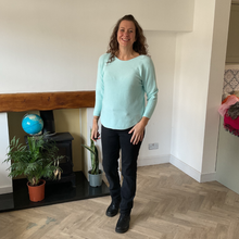 Load image into Gallery viewer, Super Soft Round neck Light blue Italian Plain Jumper – One Size (12–16) A185
