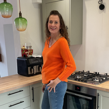 Load image into Gallery viewer, Super Soft Orange Italian Plain Jumper – One Size (12–16) A176
