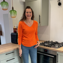 Load image into Gallery viewer, Super Soft Orange Italian Plain Jumper – One Size (12–16) A176
