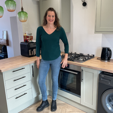 Load image into Gallery viewer, Super Soft Emerald Green Italian Plain Jumper – One Size (12–16) A176
