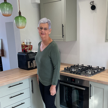 Load image into Gallery viewer, Super Soft Khaki Green Italian Plain Jumper – One Size (12–16) A176
