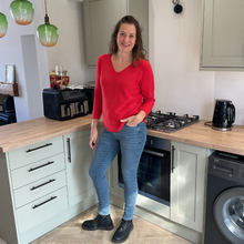 Load image into Gallery viewer, Super Soft rted Italian Plain Jumper – One Size (12–16) A176
