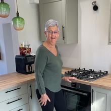 Load image into Gallery viewer, Super Soft Khaki Green Italian Plain Jumper – One Size (12–16) A176
