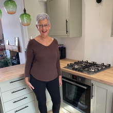 Load image into Gallery viewer, Super Soft Brown Italian Plain Jumper – One Size (12–16)  A176
