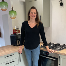 Load image into Gallery viewer, Super Soft Black Italian Plain Jumper – One Size (12–16)  A176
